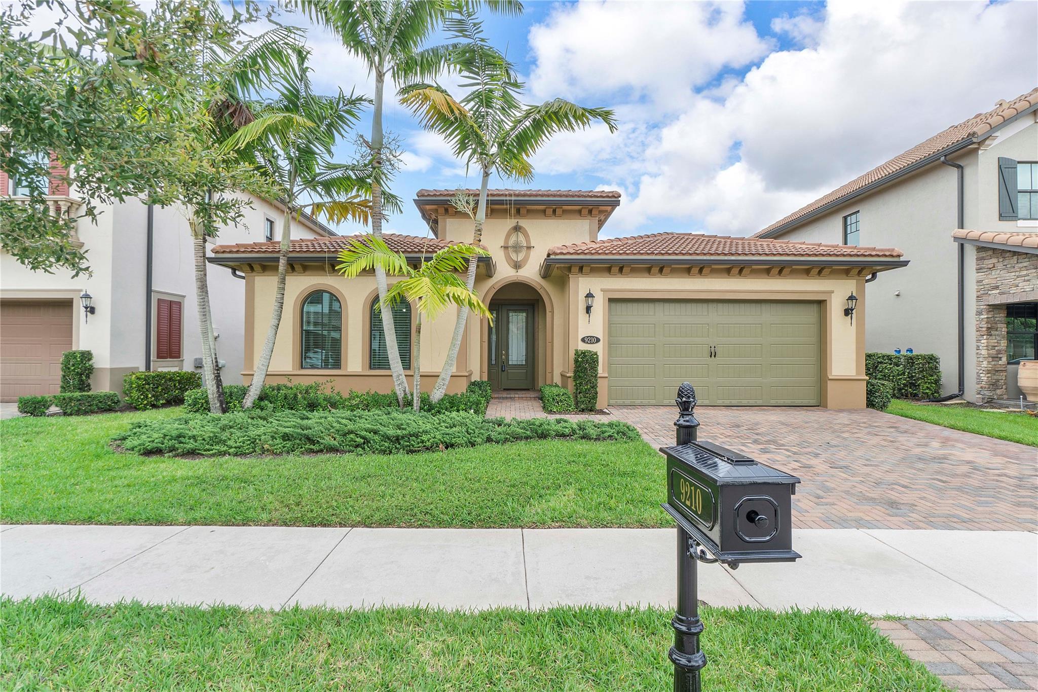 9210 Solstice Cir
