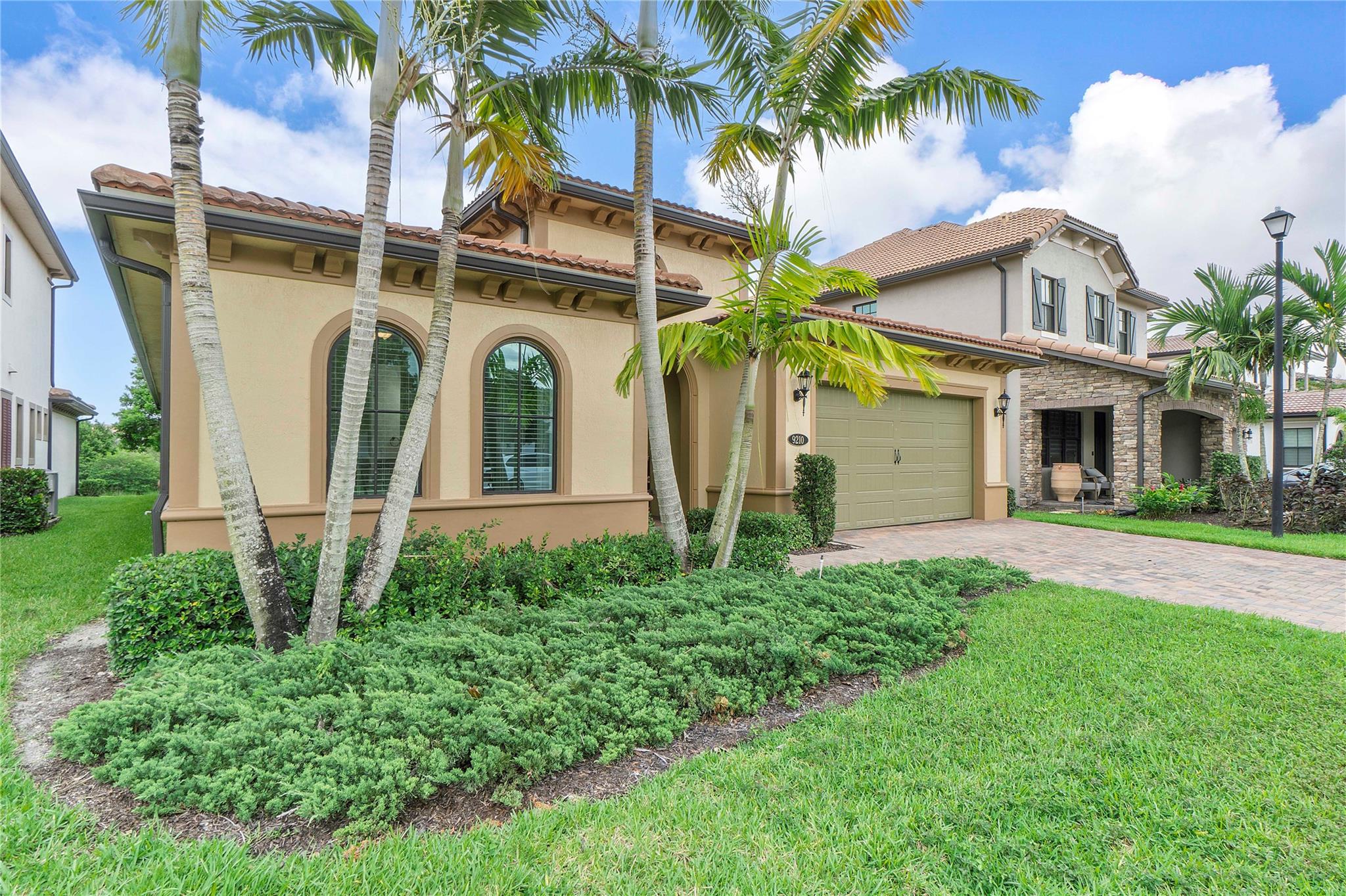 9210 Solstice Cir