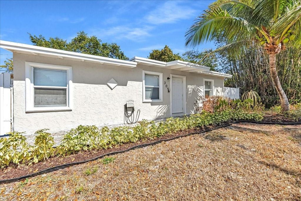 Photo of 305 NE 8th Street, Pompano Beach, FL 33060 (MLS # F10555695)