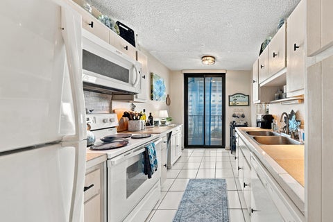 Tiny photo for 322 BUCHANAN Street #809, Hollywood, FL 33019 (MLS # B26079991)