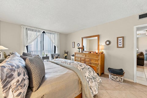 Tiny photo for 322 BUCHANAN Street #809, Hollywood, FL 33019 (MLS # B26079991)