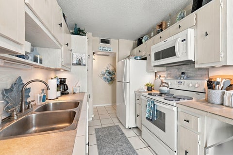 Tiny photo for 322 BUCHANAN Street #809, Hollywood, FL 33019 (MLS # B26079991)