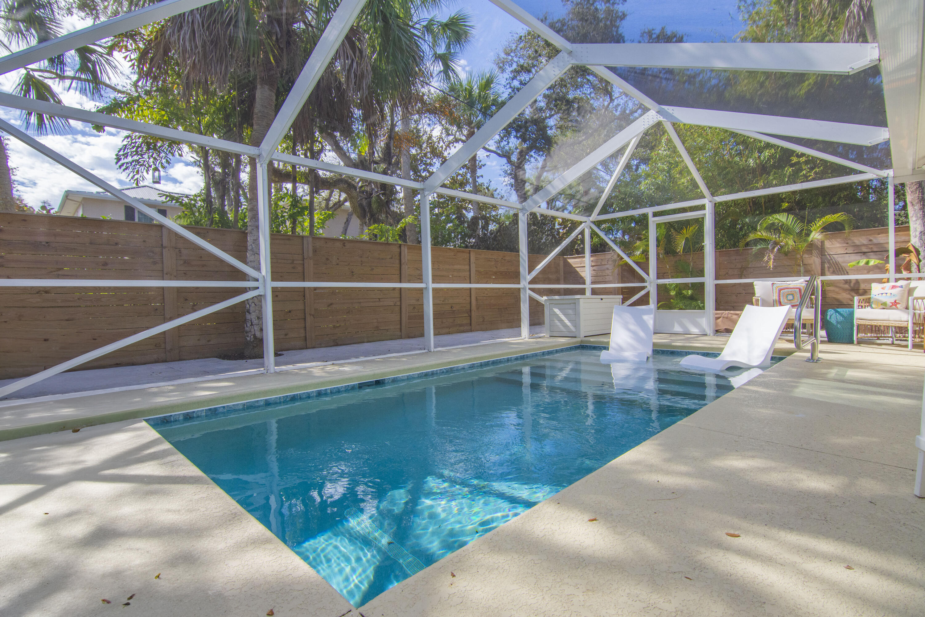 VERO BEACH ESTATES - Residential