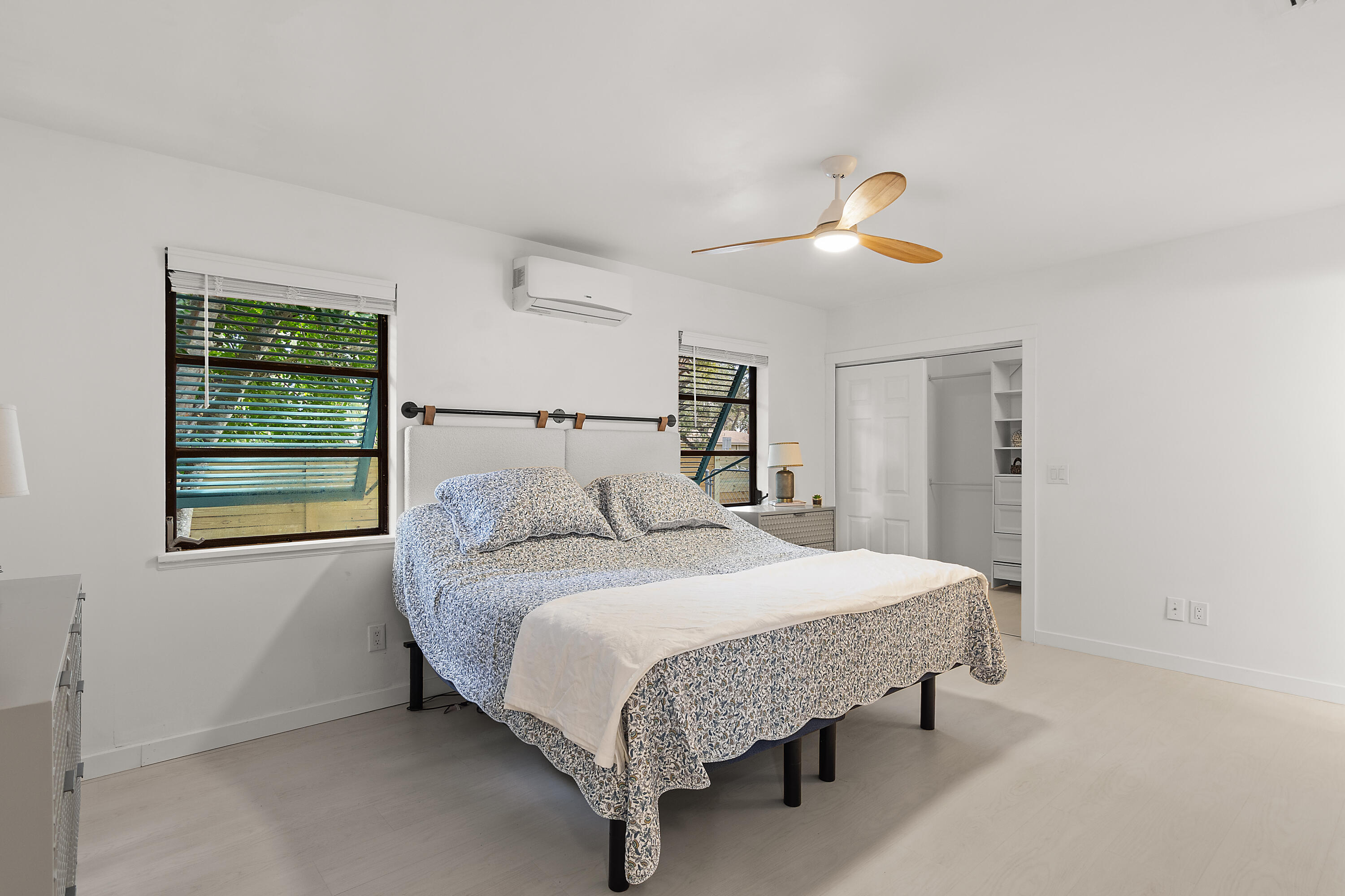 VERO BEACH ESTATES - Residential