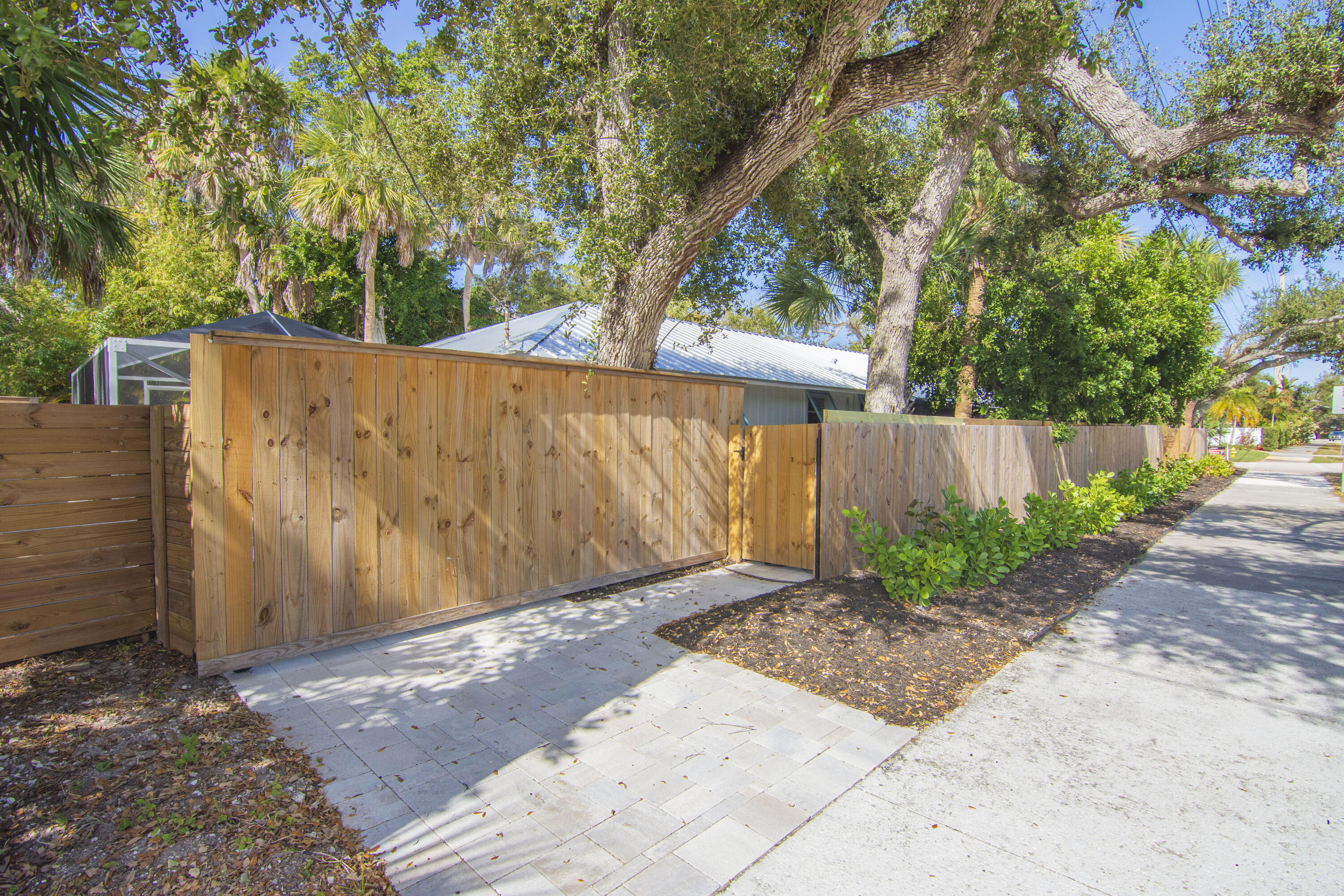 VERO BEACH ESTATES - Residential