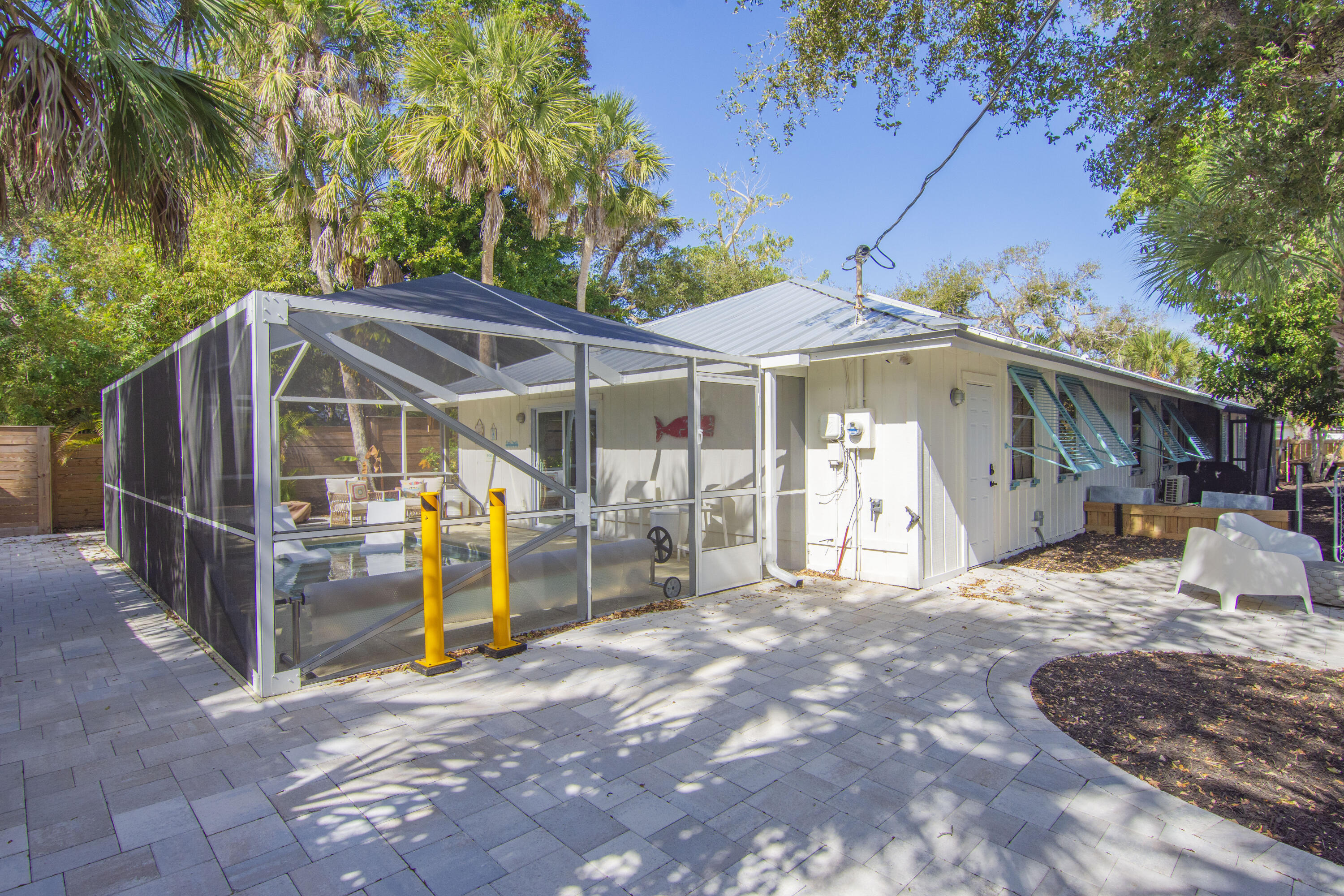 VERO BEACH ESTATES - Residential