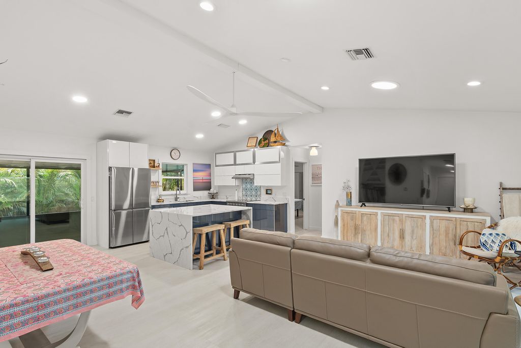 Photo of 670 Cypress Road, Vero Beach, FL 32963 (MLS # R11162607)