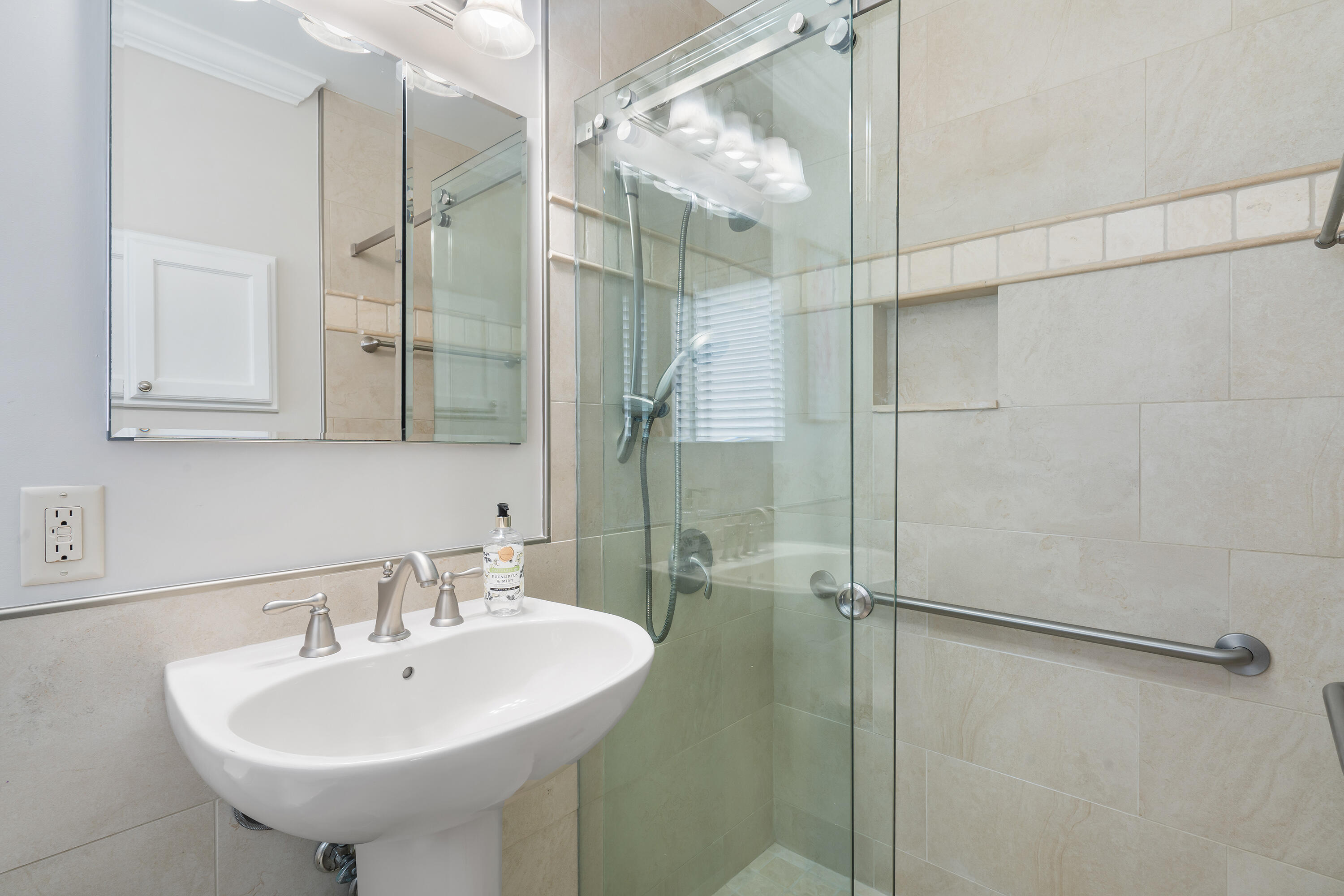 FLORANADA RIDGE SEC - Residential