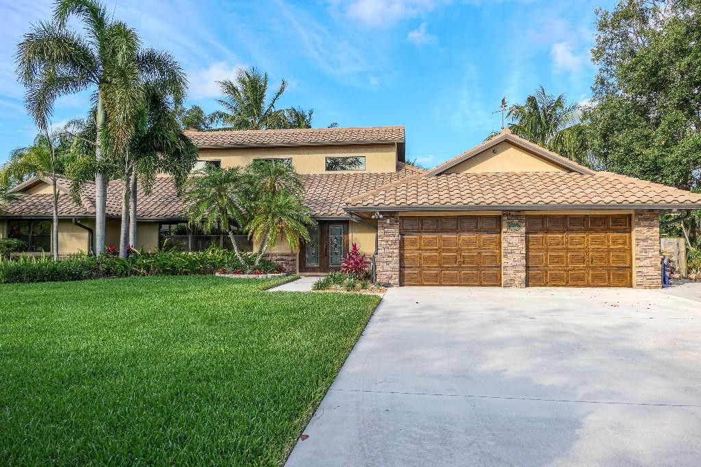 Photo of 3611 SE Leonard Lane, Stuart, FL 34997 (MLS # F10439039)