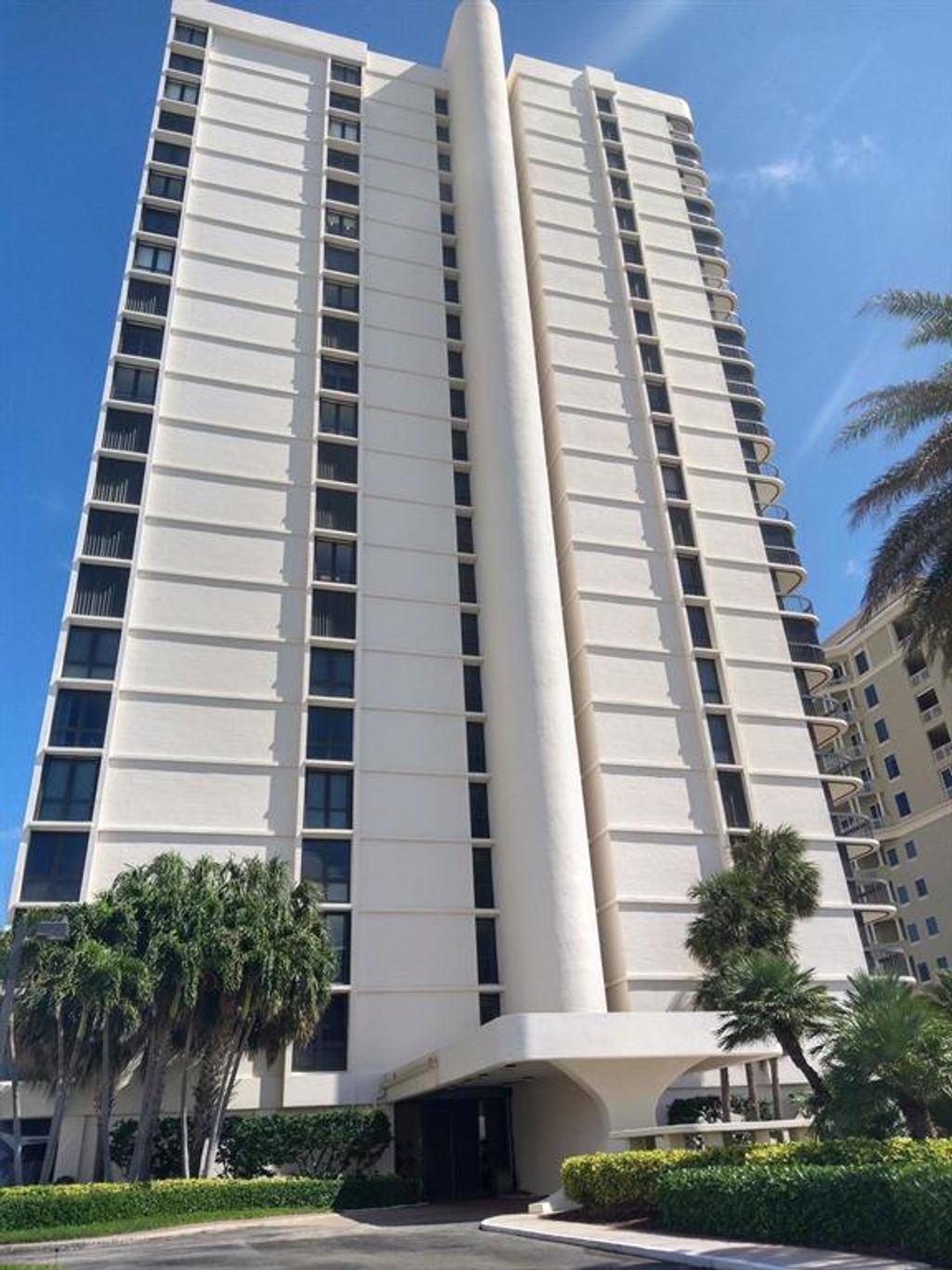 Photo of 5380 N Ocean Drive Dr #8g, Riviera Beach, FL 33404 (MLS # R10699600)