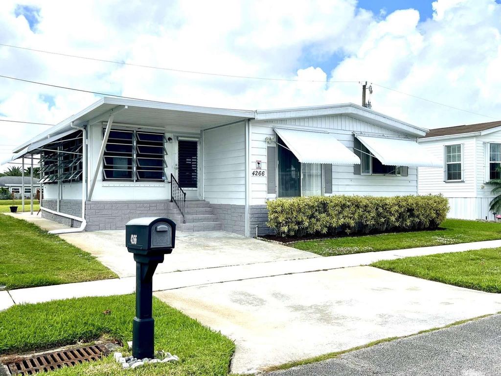 Photo of 4266 Bobwhite Drive, Boynton Beach, FL 33436 (MLS # F10493668)