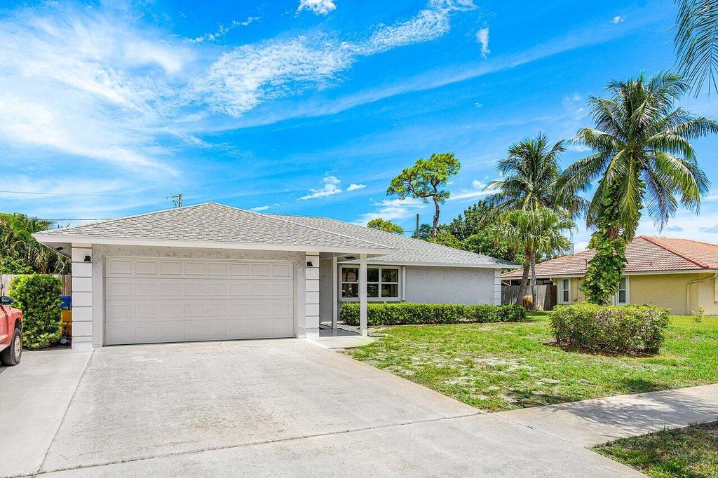 Photo of 1303 W Indies Way, Lantana, FL 33462 (MLS # R11009722)
