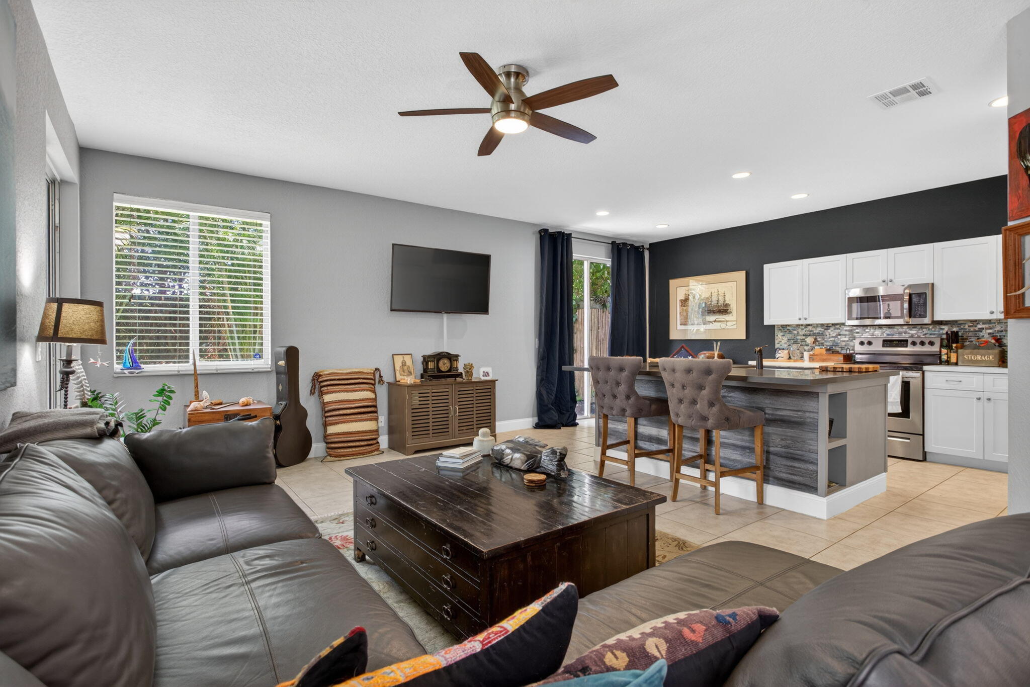 REGENCY LAKES AT COCONUT CREEK - Residential
