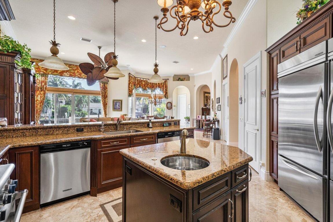 TROPIC ISLE - Residential