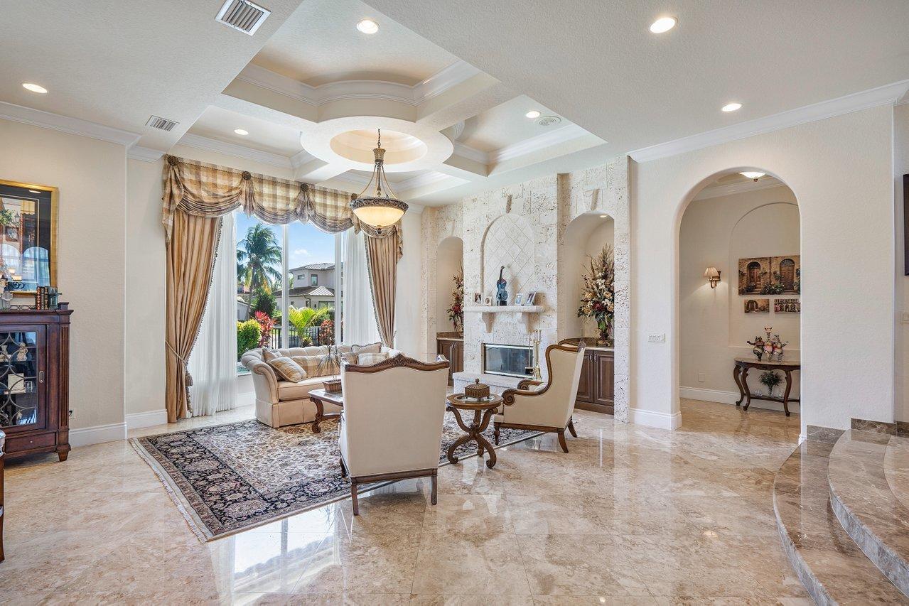 TROPIC ISLE - Residential