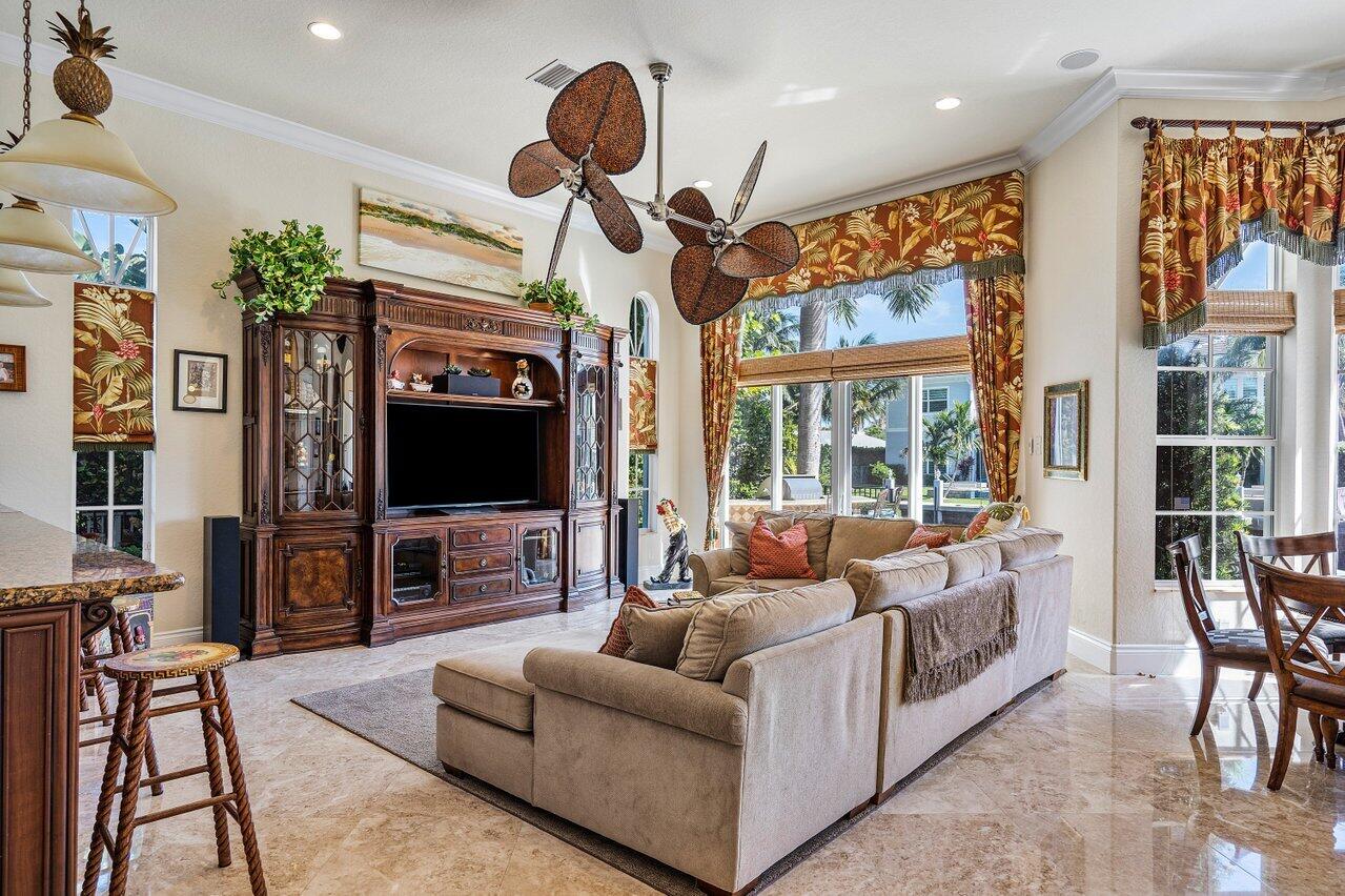 TROPIC ISLE - Residential