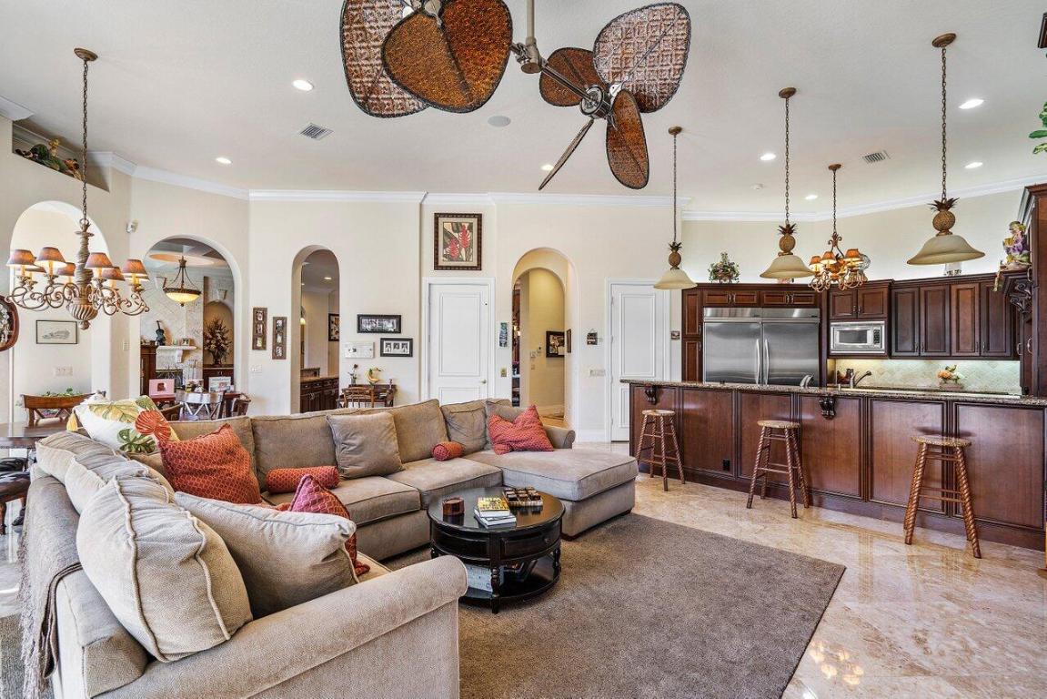 TROPIC ISLE - Residential