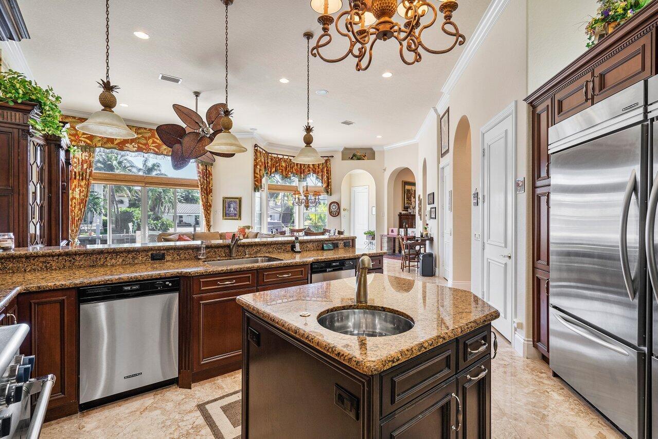 TROPIC ISLE - Residential