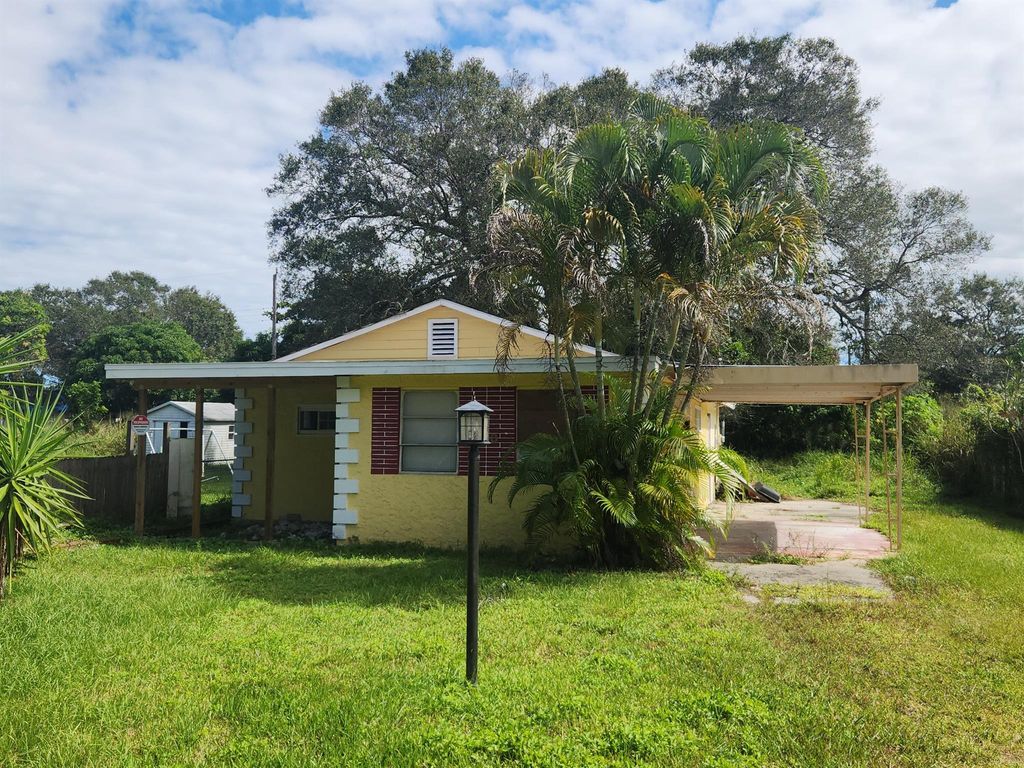 Photo of 408 N 38th Street, Fort Pierce, FL 34947 (MLS # R10940578)