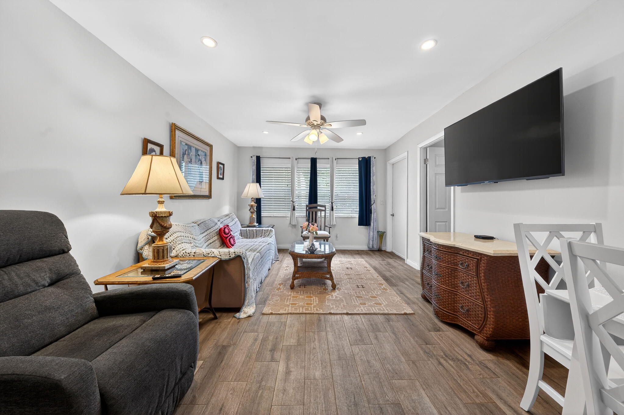 GOLDEN LAKES VILLAGE CONDO 1 THRU 13-A - Residential