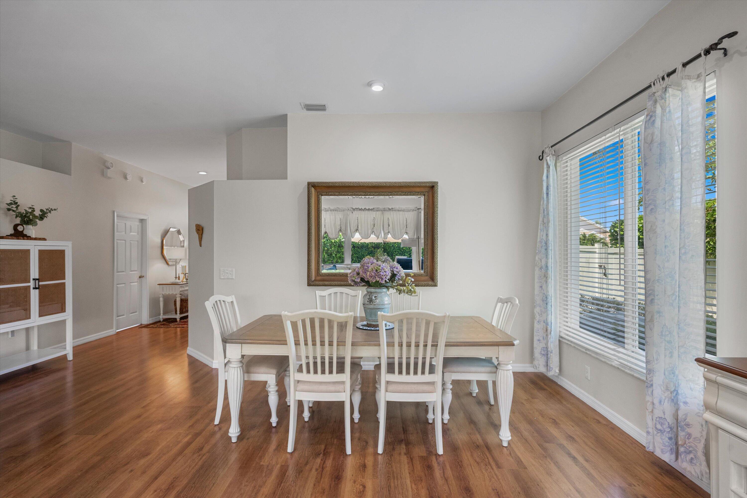 EMERALD FOREST OF WELLINGTON - Residential