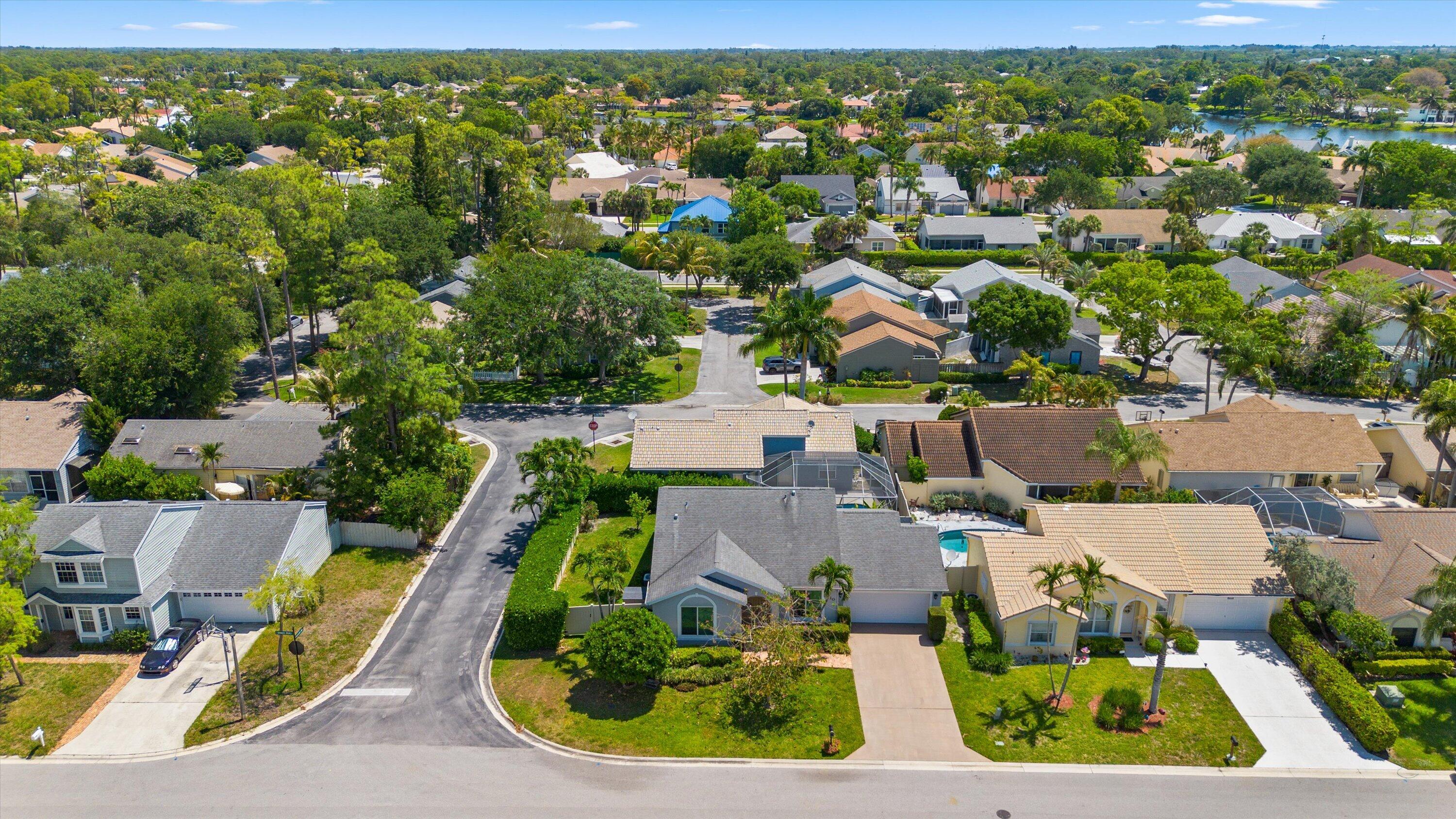 EMERALD FOREST OF WELLINGTON - Residential