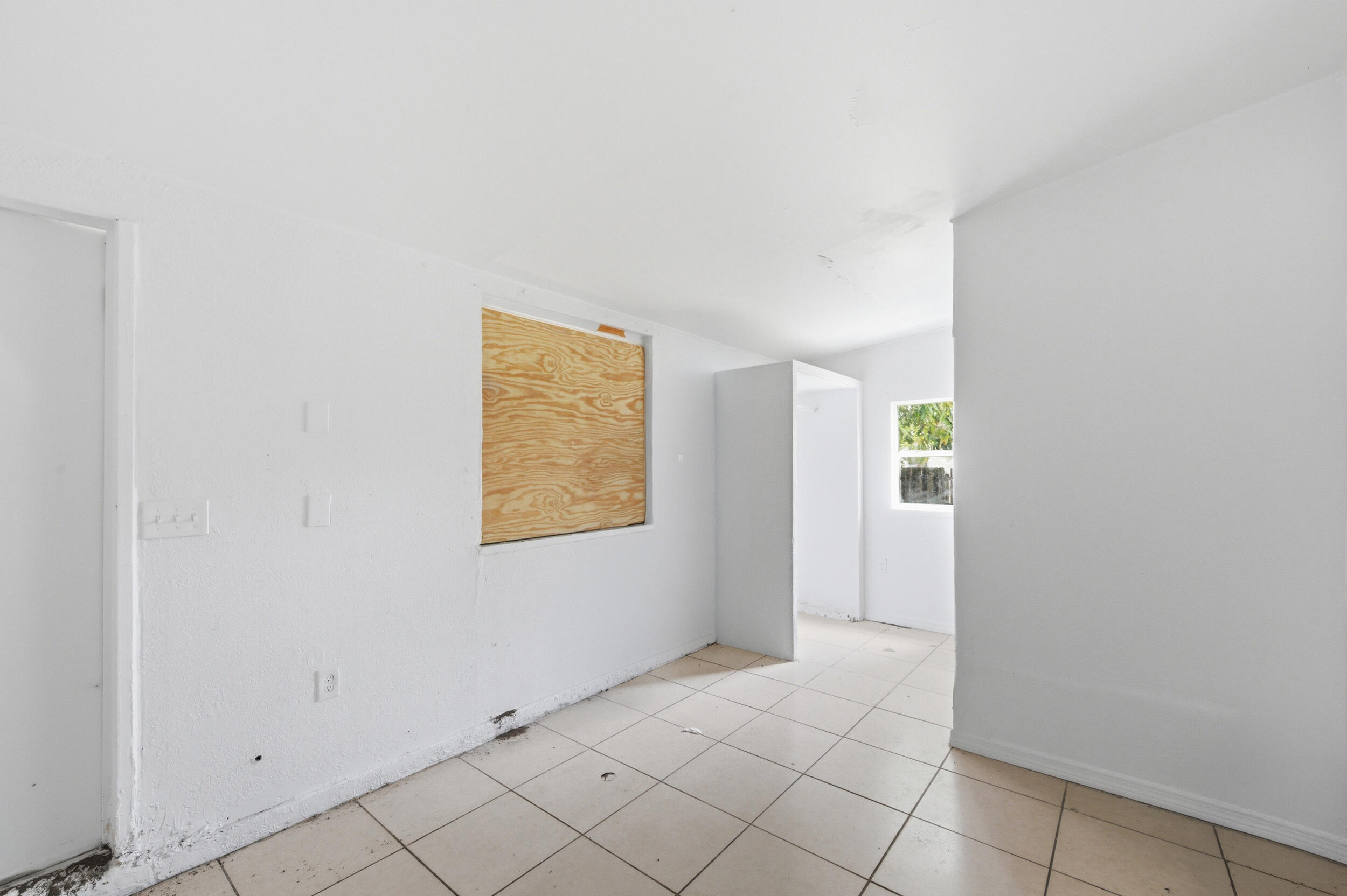272 NE 42nd Court