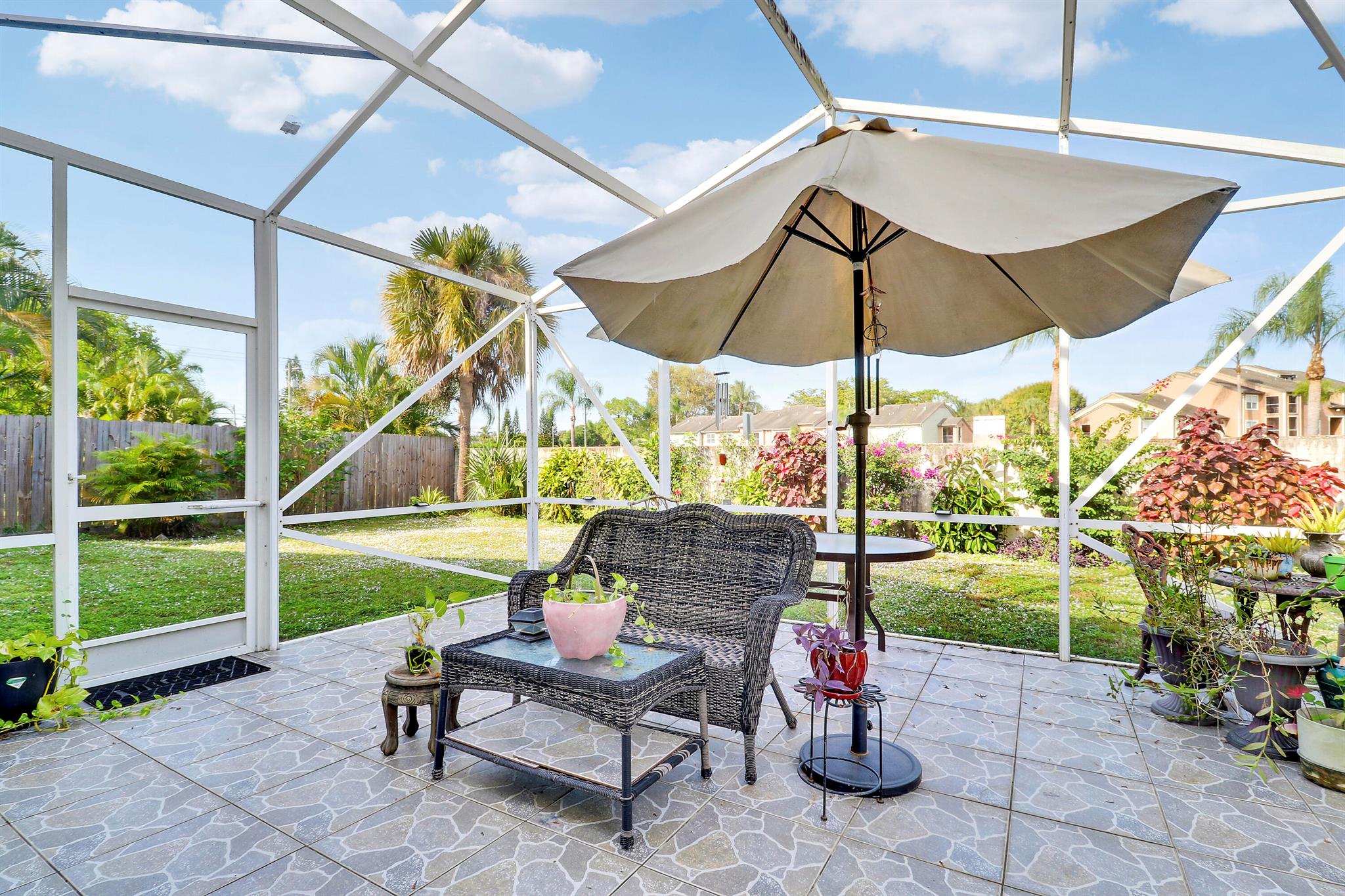 LAKESIDE GREEN 9 - Residential