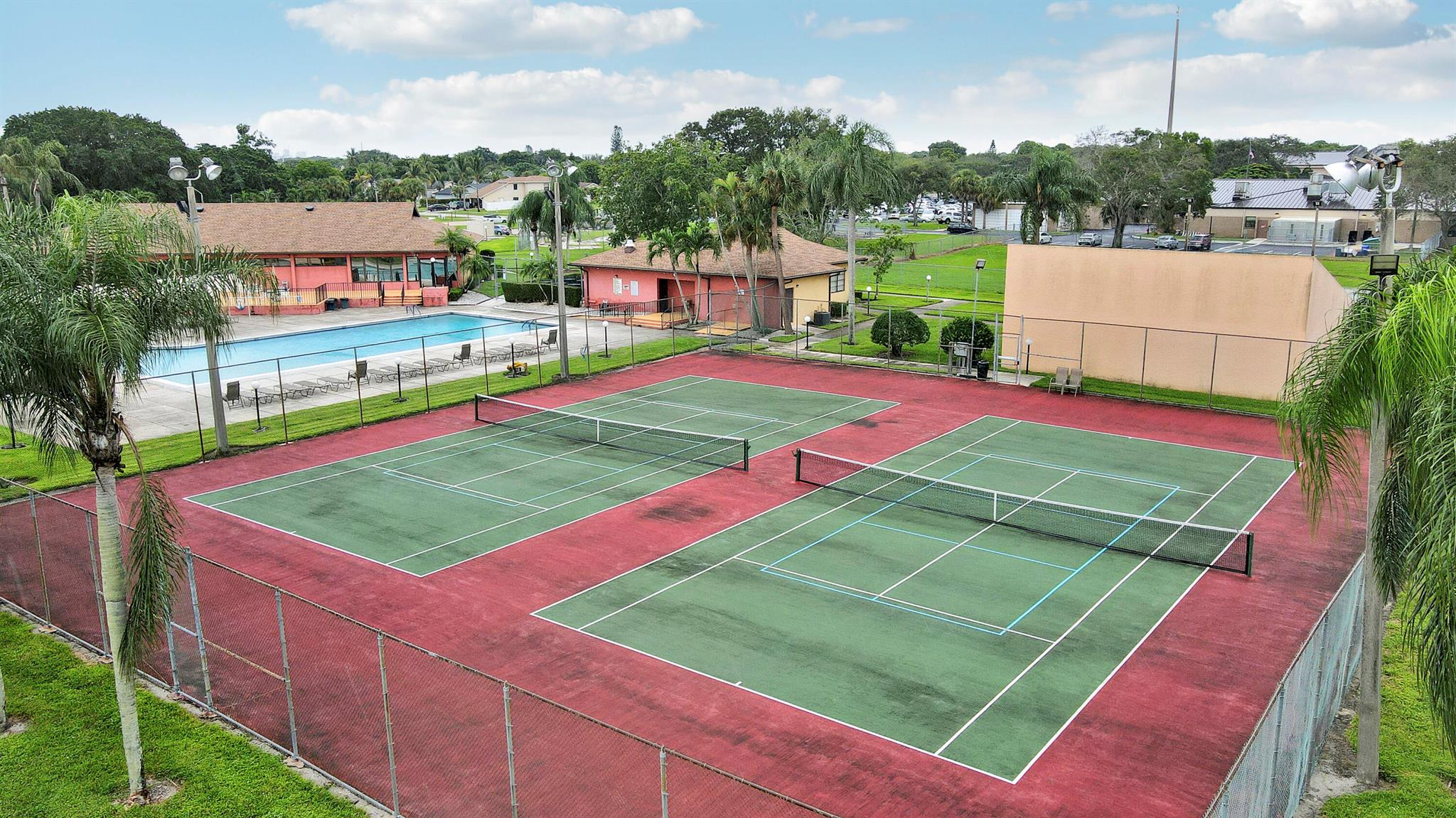 LAKESIDE GREEN 9 - Residential