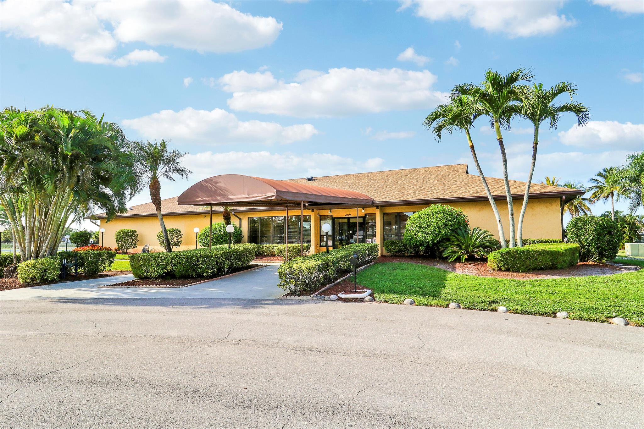 LAKESIDE GREEN 9 - Residential