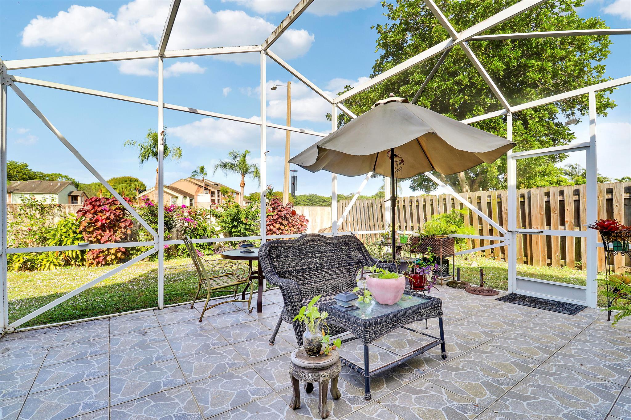 LAKESIDE GREEN 9 - Residential