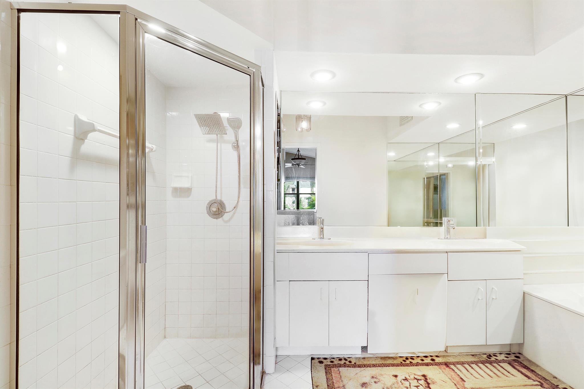 LAKESIDE GREEN 9 - Residential