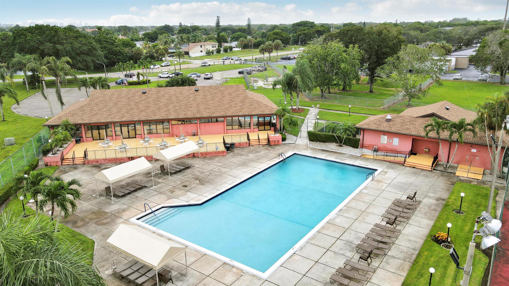 LAKESIDE GREEN 9 - Residential