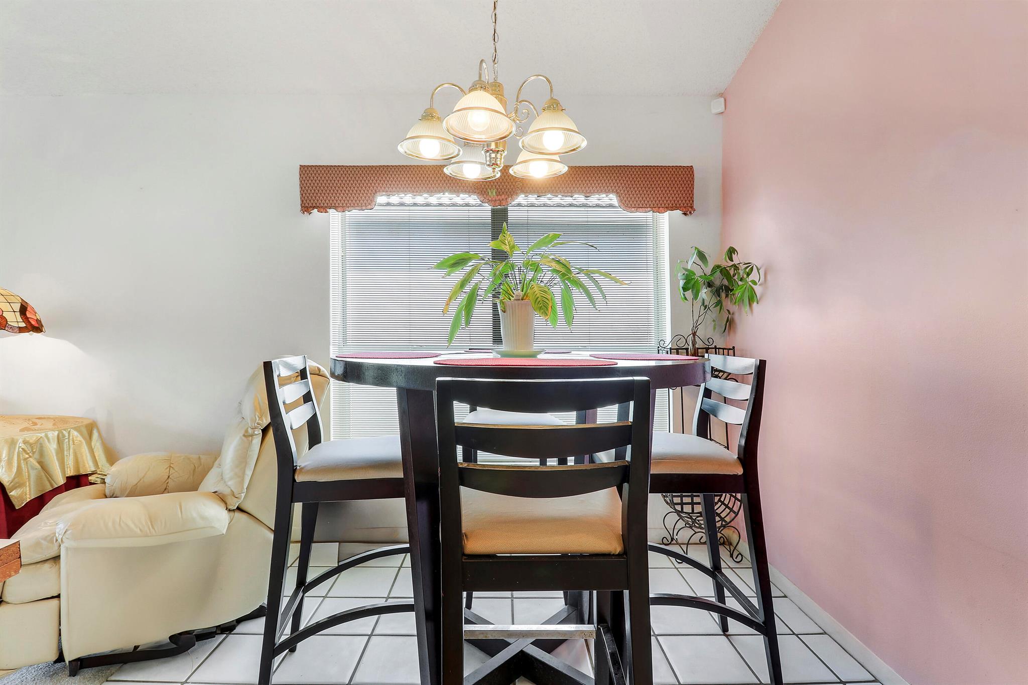 LAKESIDE GREEN 9 - Residential