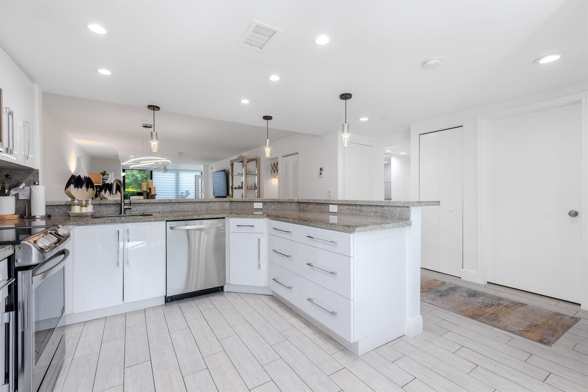 7455 Glendevon Lane 203