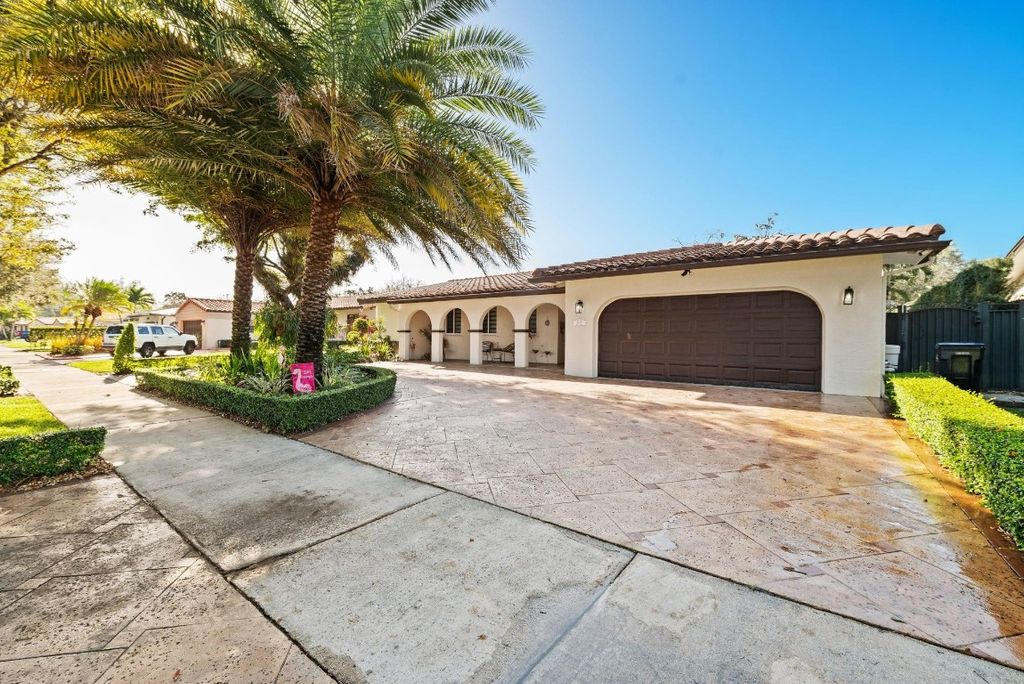 Photo of 6320 Pent Place, Miami Lakes, FL 33014 (MLS # F10548917)