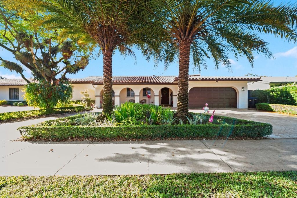 Photo of 6320 Pent Place, Miami Lakes, FL 33014 (MLS # F10548917)