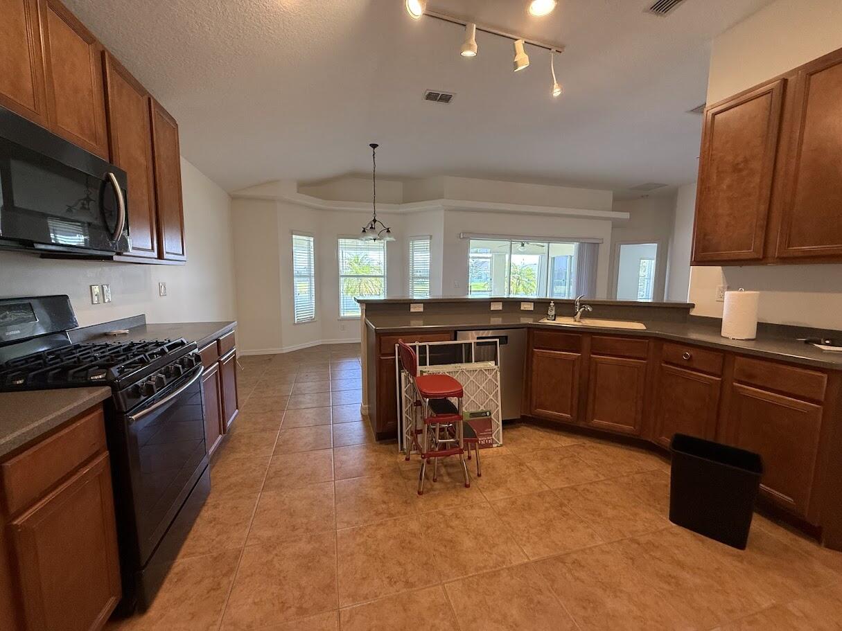 CITRUS SPRINGS VILLAGE D & F PD PH I - Residential Lease