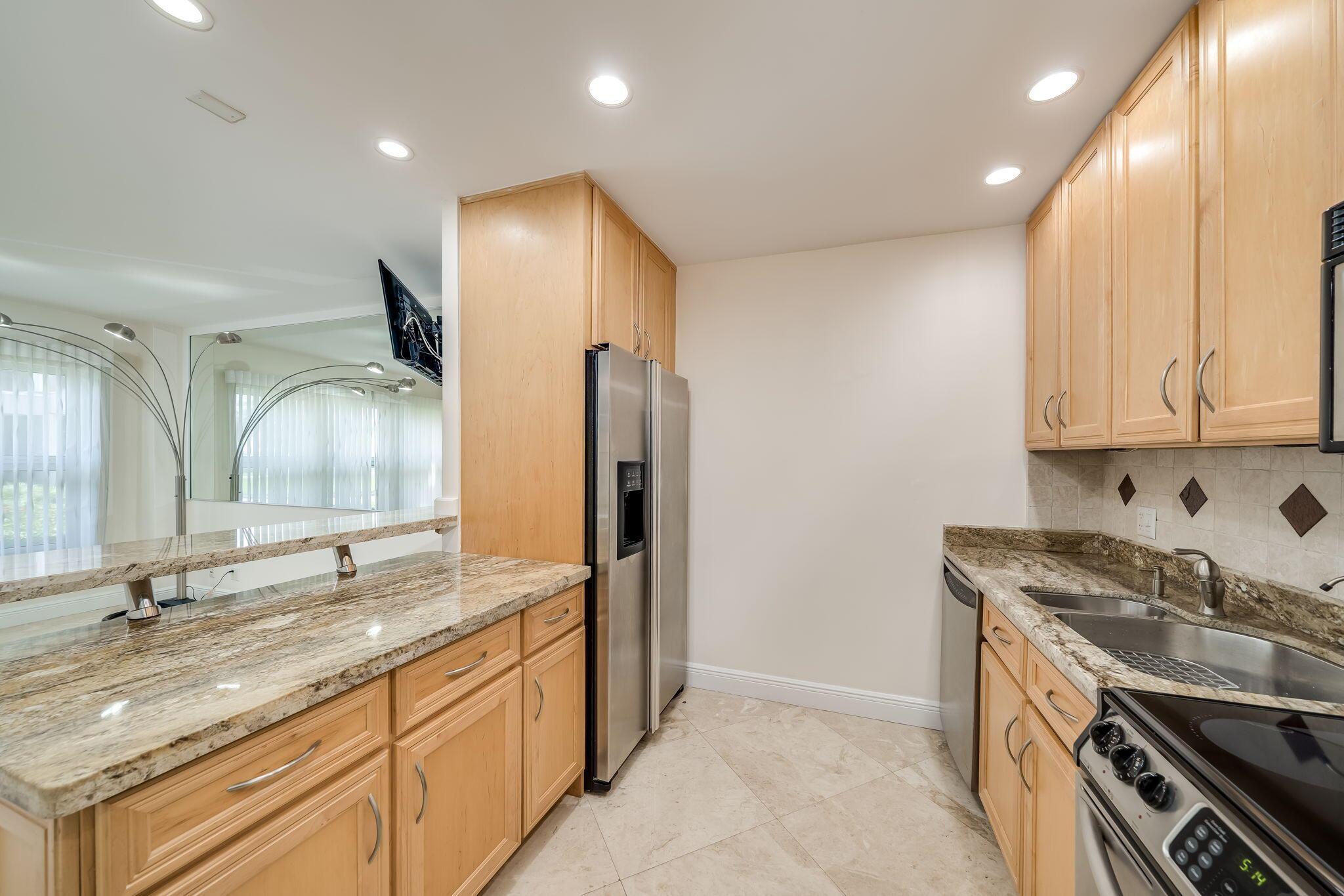 405 N Ocean Boulevard 122