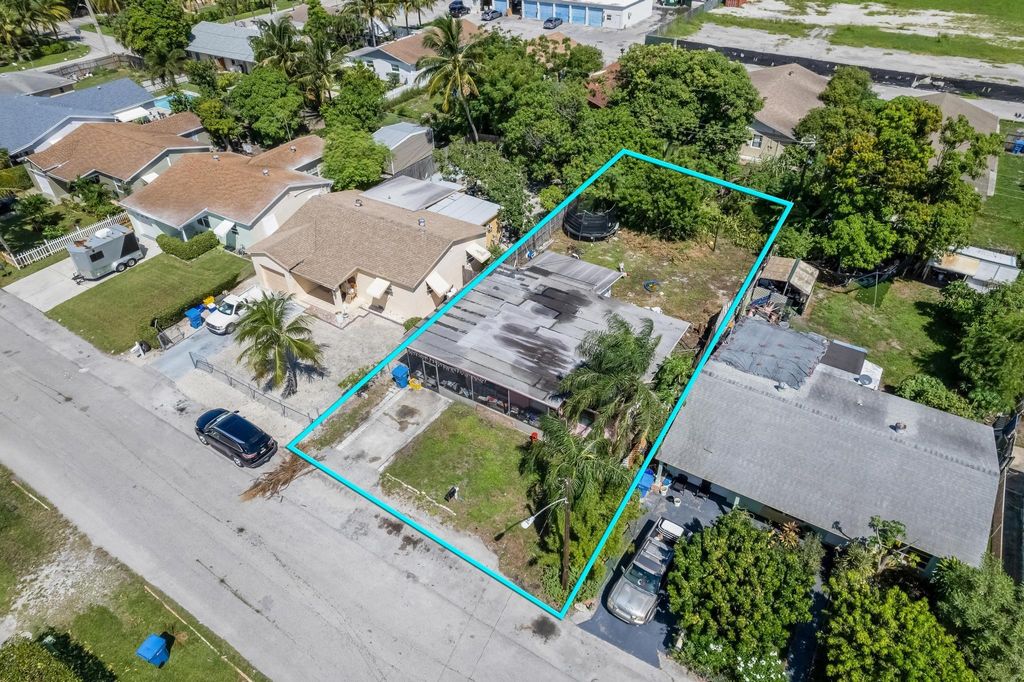 Photo of 323 Anderson Road, Lantana, FL 33462 (MLS # F10527052)