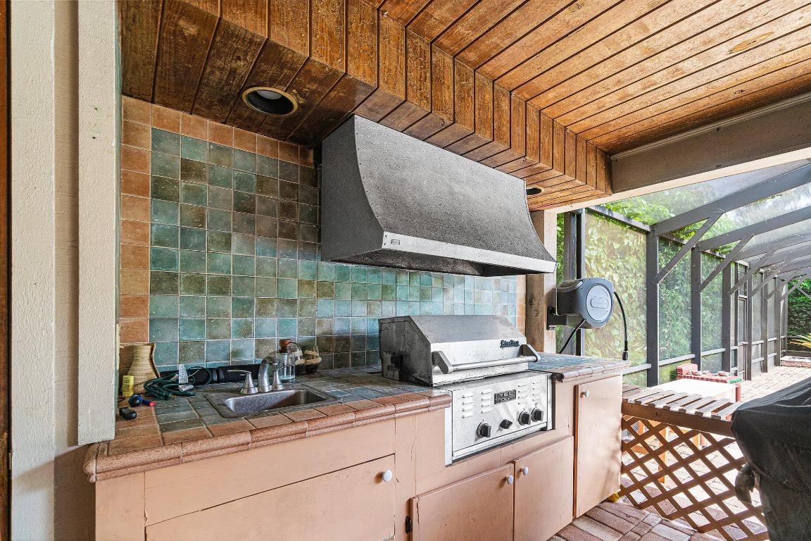 PINEWOOD EAST 2 OF WELLINGTON - Residential Lease