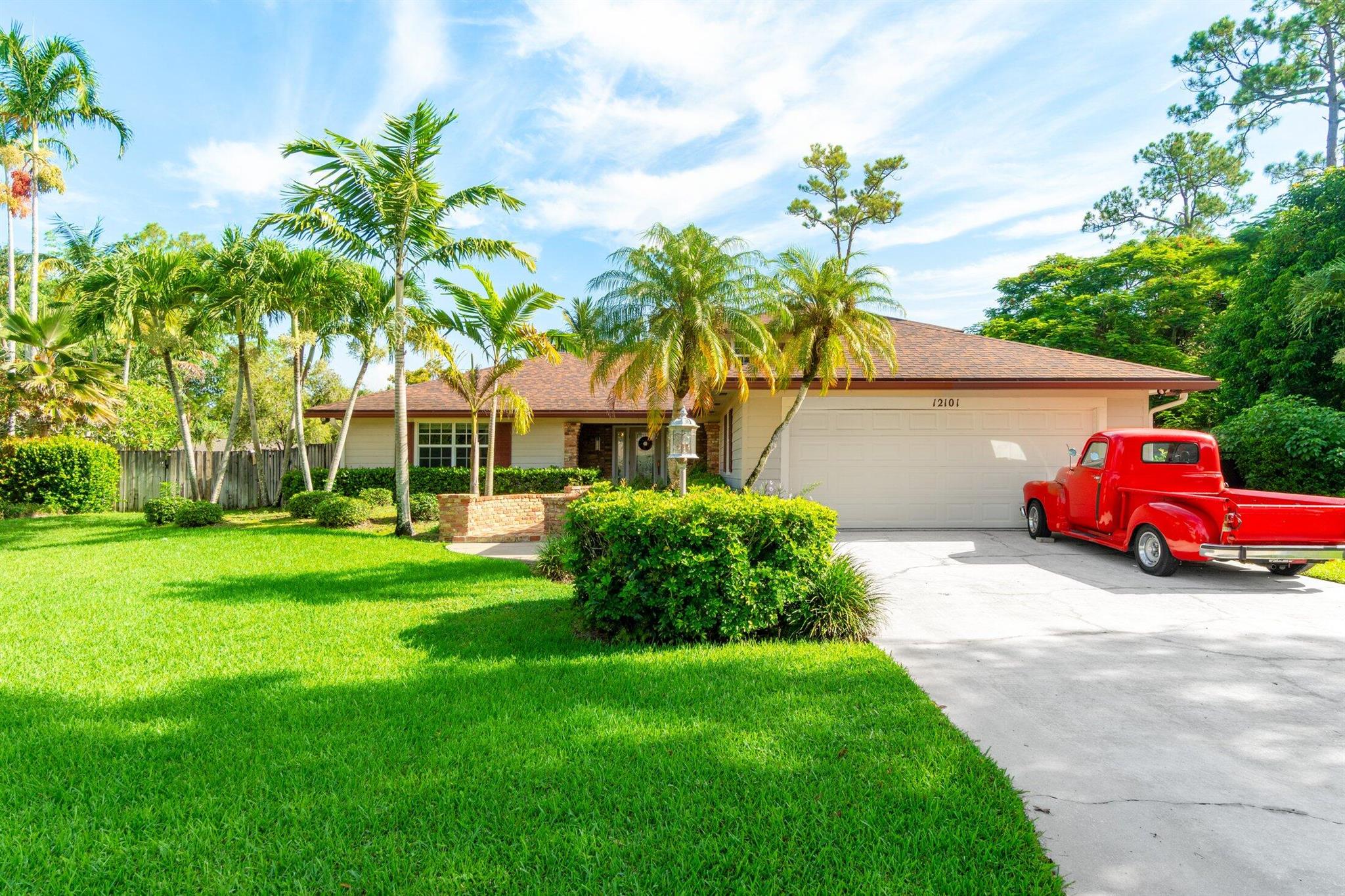 Don't miss out on this opportunity to rent this amazing Wellington pool home! This amazing home features a stunning kitchen with granite tops a gas range and top of the line stainless appliances. The bathrooms are fully updated and give a spa like feel. This home is the ideal home for entertainment with both large living room and family room, not to mention the amazing pool and patio area. The over sized pie shaped lot offers a big back yard which is fenced. This home is a must see