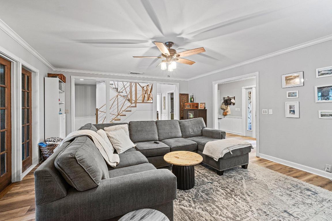 PINEWOOD EAST 2 OF WELLINGTON - Residential Lease