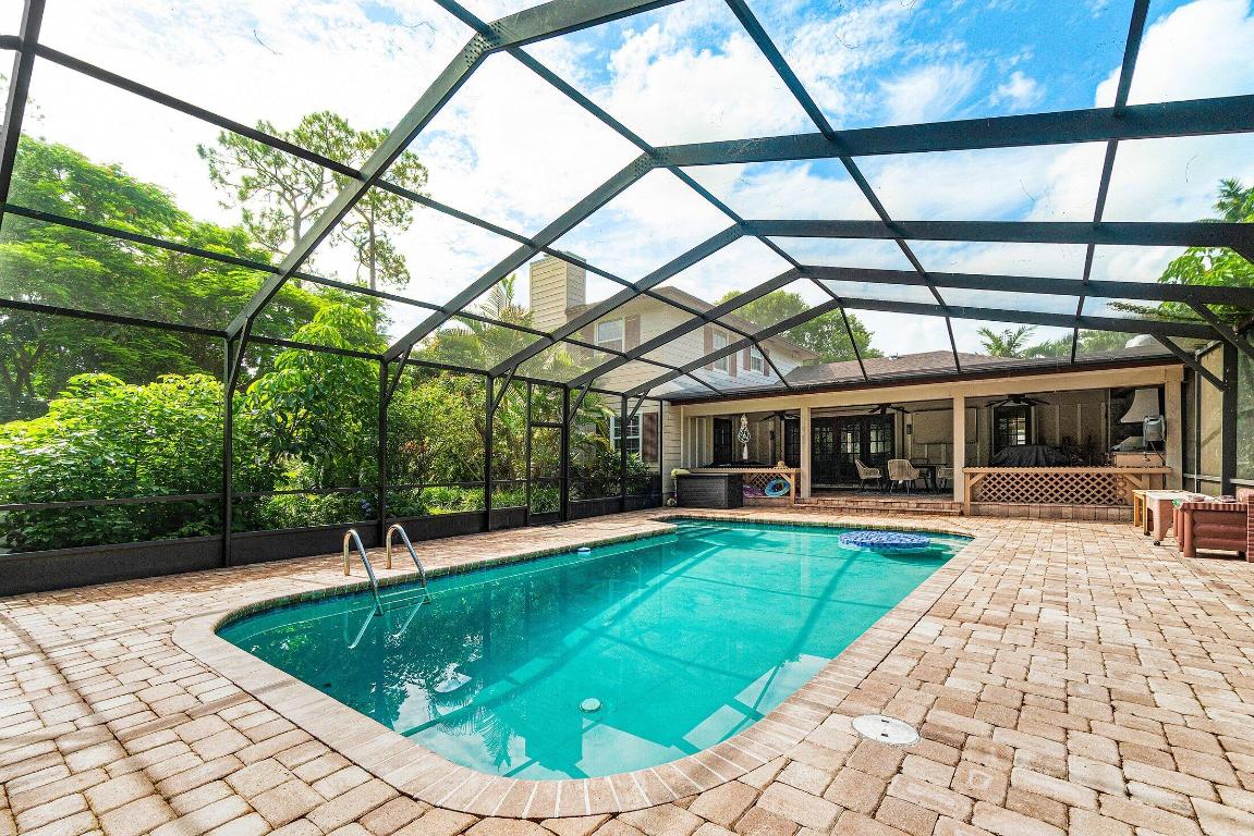 PINEWOOD EAST 2 OF WELLINGTON - Residential Lease