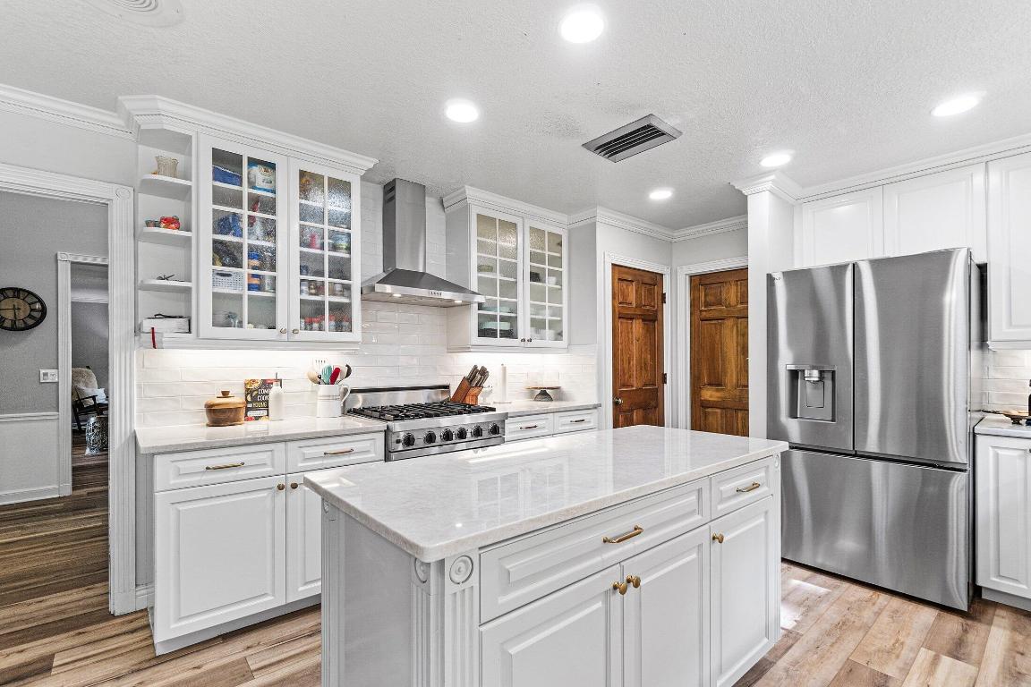 PINEWOOD EAST 2 OF WELLINGTON - Residential Lease