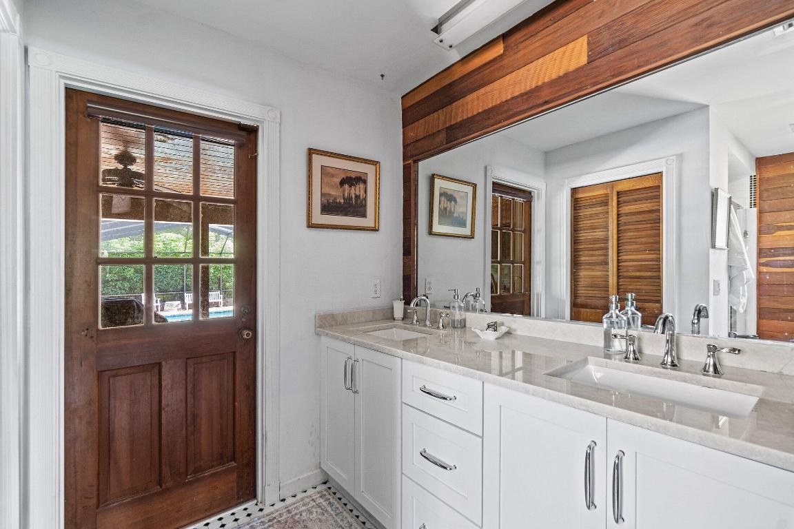 PINEWOOD EAST 2 OF WELLINGTON - Residential Lease