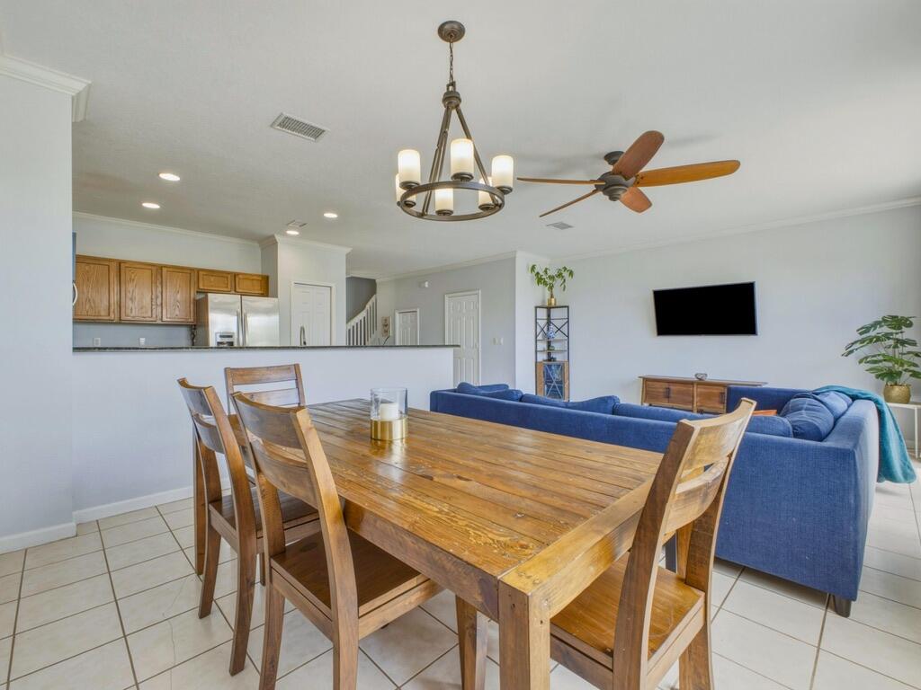 3028 N EVERGREEN Circle