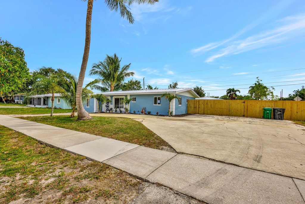Photo of 2711 NE Savannah Road, Jensen Beach, FL 34957 (MLS # R11083623)