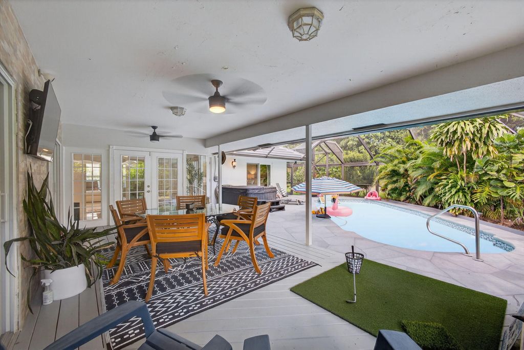 Photo of 18 Berwick Road, Palm Beach Gardens, FL 33418 (MLS # R11133609)