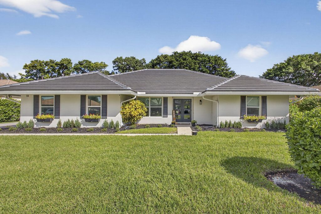 Photo of 18 Berwick Road, Palm Beach Gardens, FL 33418 (MLS # R11133609)